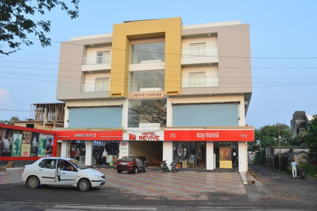 Hotel Revive Veraval Esterno foto
